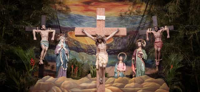 The entire Way of the Cross with the three crosses - Catholic stock images - Photo by Carolina BR