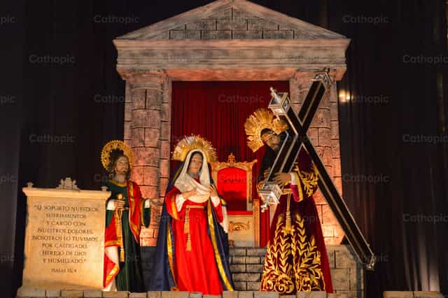 El camino del sacrificio y la redención - Banco de imágenes católicas - Fotografía por Jose Conejo Saenz