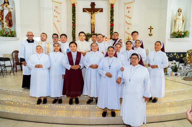 Sacerdotes y religiosas - Banco de imágenes católicas - Fotografía por Hein Palma