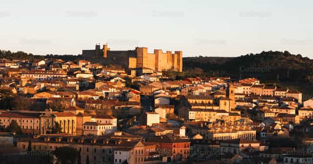 Pueblo de Sigüenza - Banco de imágenes católicas - Fotografía por Santiago de la Hoz