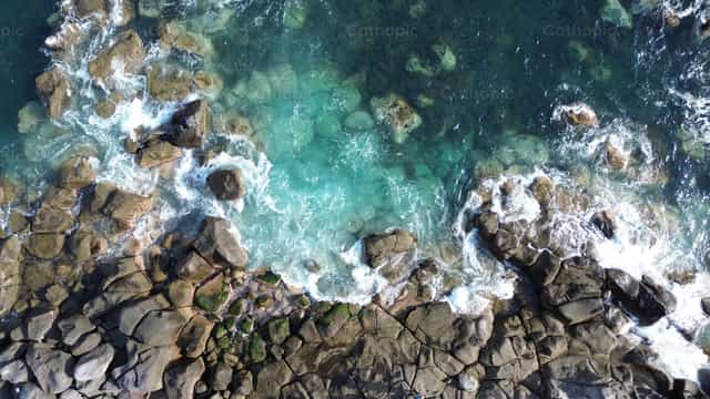 Orilla del mar - Banco de imágenes católicas - Fotografía por Frames Cristianos