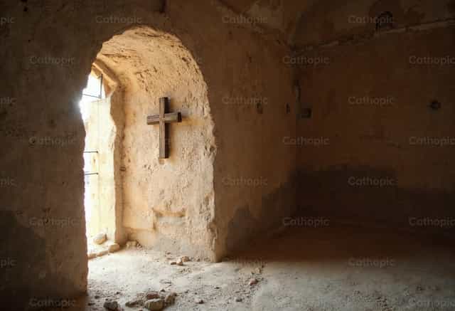 Silêncio entre muros antigos - Imagens católicas de stock - Foto de Noemí Márquez