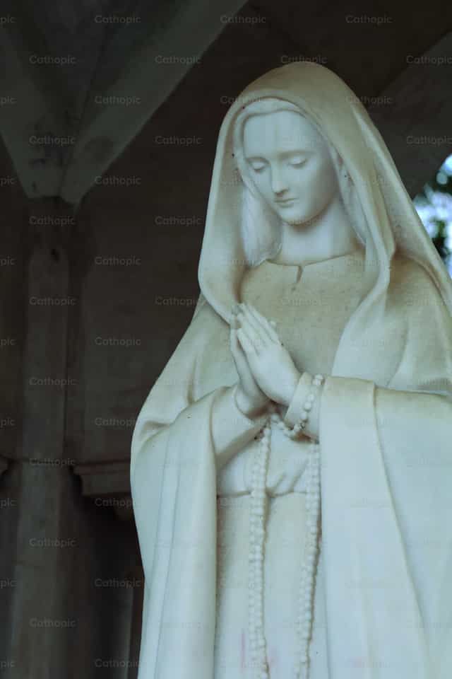 Escultura de la Virgen Maria - Banco de imágenes católicas