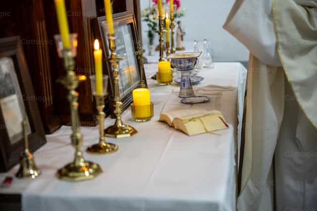 Misa tradicional - Banco de imágenes católicas - Fotografía por Yandry Fernández Perdomo