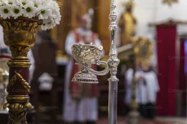 Naveta: Detail of Sacred Metalwork - Catholic stock images - Photo by Diócesis de Córdoba