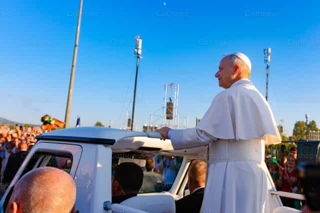 Sonrisa del Papa León XIV - Banco de imágenes católicas - Fotografía por Miguel White