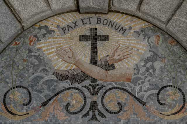 Pax et Bonum (Frieden und Güte) - Katholische Stockfotos
