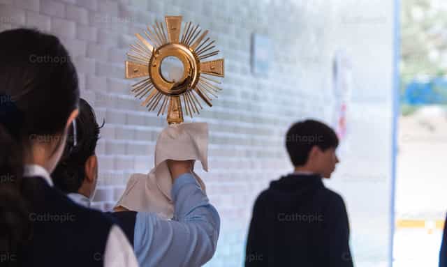 Procesión Corpus Christi - Banco de imágenes católicas - Fotografía por Ulises Vargas Loreto