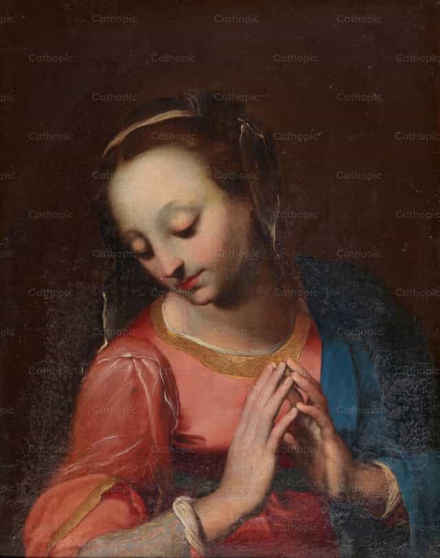 La Virgen en actitud de oración - Banco de imágenes católicas - Fotografía por Restored Christian Art