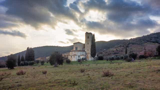Abadía de Sant'Antimo en la Toscana - Banco de imágenes católicas - Fotografía por Michelangelo Oprandi