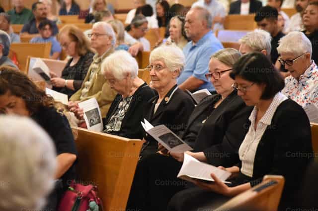 Misa celebrada en Alabama, EE. UU. - Banco de imágenes católicas - Fotografía por Luisa Oswalt