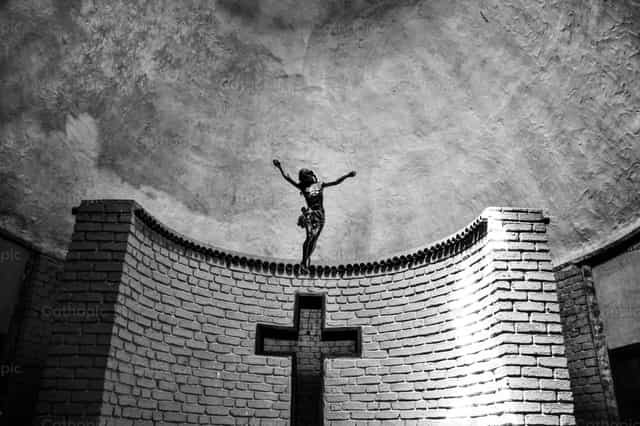 Cristo a blanco y negro - Banco de imágenes católicas