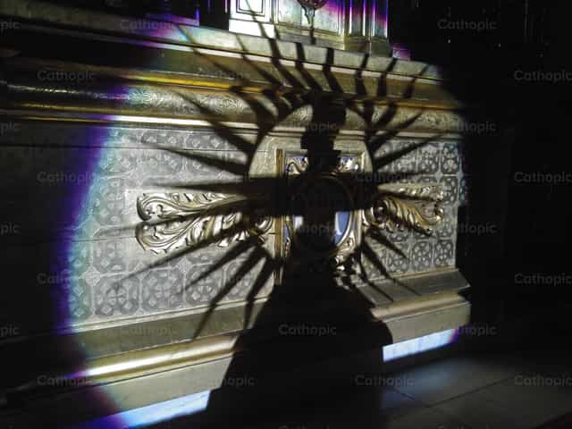 Riflessione della luce - Immagini stock cattoliche