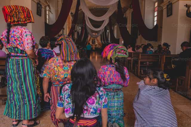 Guatemala con Jesus Sacramentado - Banco de imágenes católicas - Fotografía por Manuel González Asturias, SJ