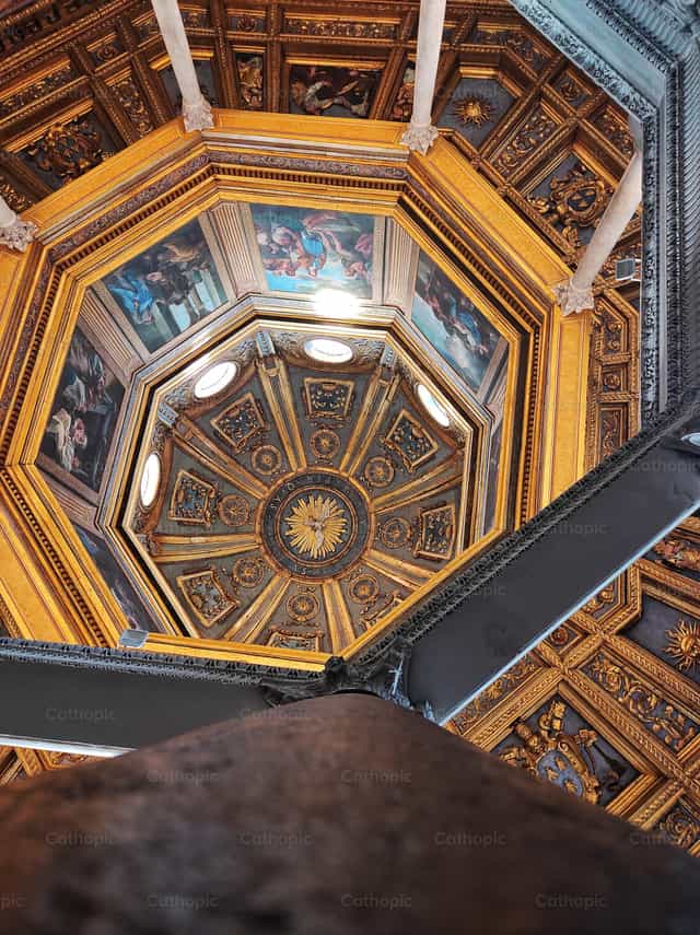 Batistério de São João de Latrão - Imagens católicas de stock - Foto de Joseph Macnaught