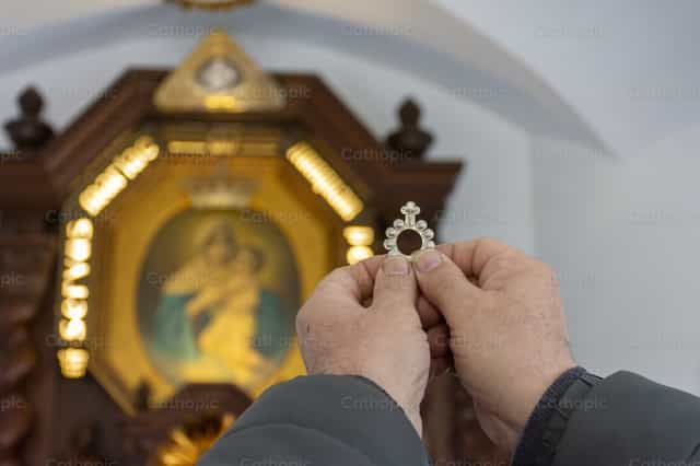 Rosario Vasco en el Santuario de Schoenstatt - Banco de imágenes católicas - Fotografía por Titi Maciel Pérez