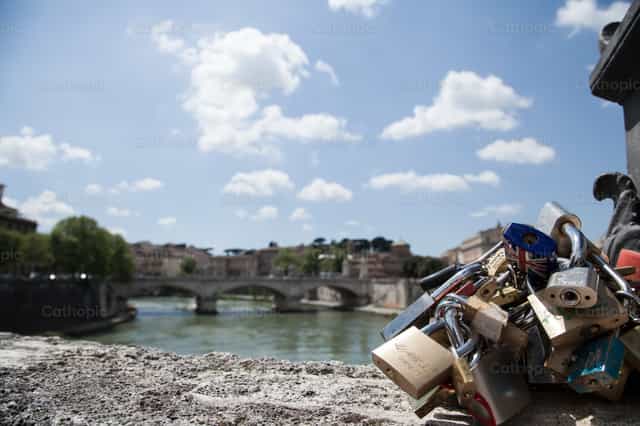 Brücke über den Tiber - Katholische Stockfotos