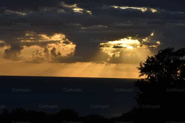 Atardecer - Banco de imágenes católicas
