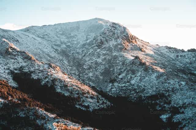 Montaña nevada - Banco de imágenes católicas - Fotografía por Santiago de la Hoz
