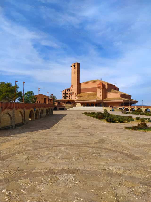 Romeria Torre de la ciudad - Banco de imágenes católicas