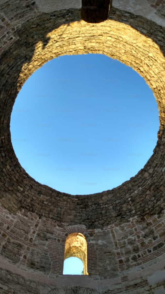 Ventana al cielo - Banco de imágenes católicas