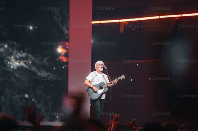 Matt Maher en el Congreso Eucarístico Nacional - Banco de imágenes católicas