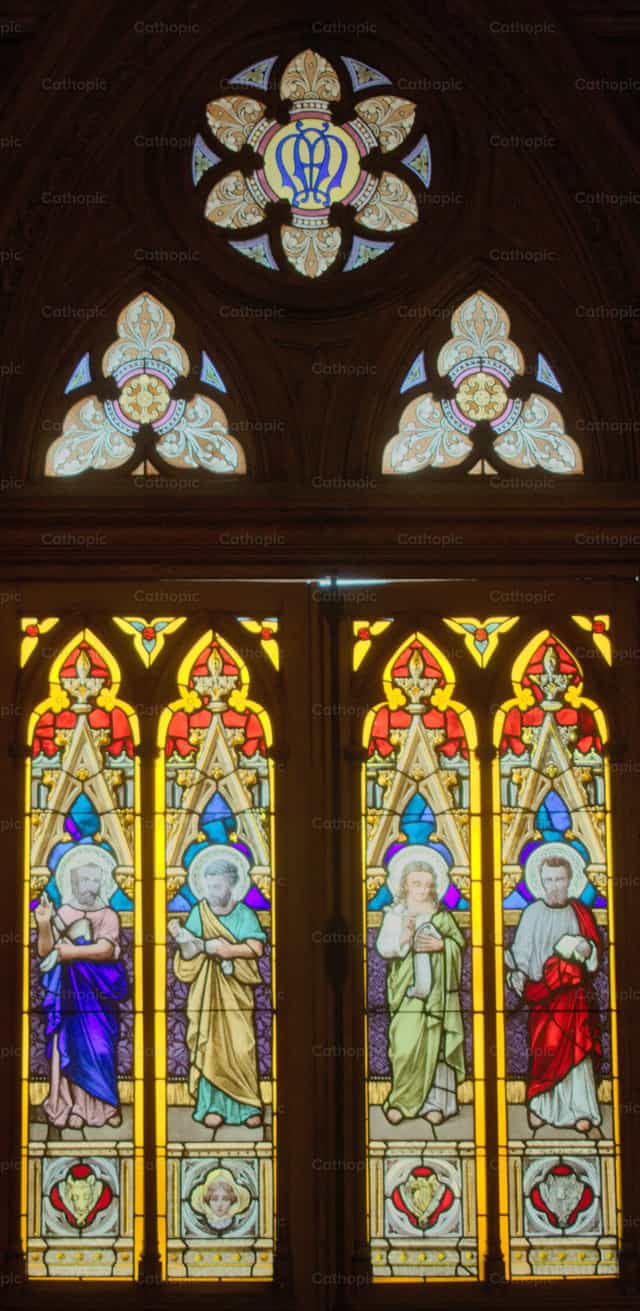 Vitral en puerta de basílica de Luján - Banco de imágenes católicas - Fotografía por yomismo