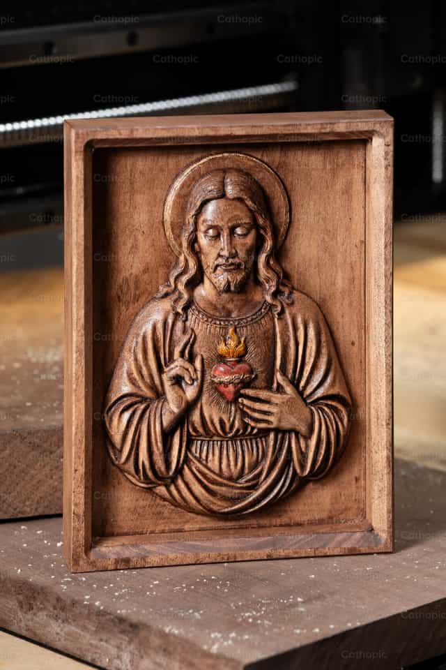 Houtsnijwerk van het Heilig Hart van Jezus - Katholieke stockfoto's - Foto door Vannett Studios