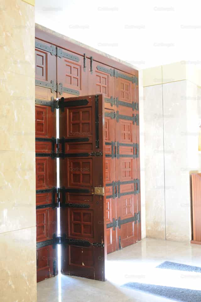 Puerta de Iglesia - Banco de imágenes católicas