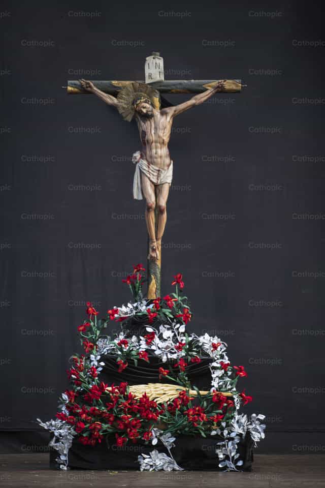 Imagen de Jesús Crucificado - Banco de imágenes católicas