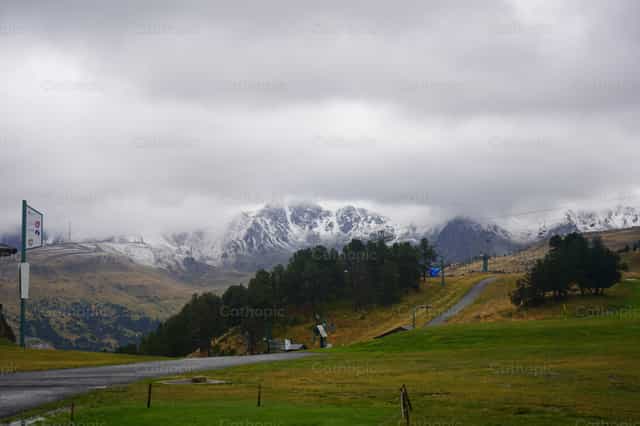Mountains - Catholic stock images - Photo by Lupe Belmonte