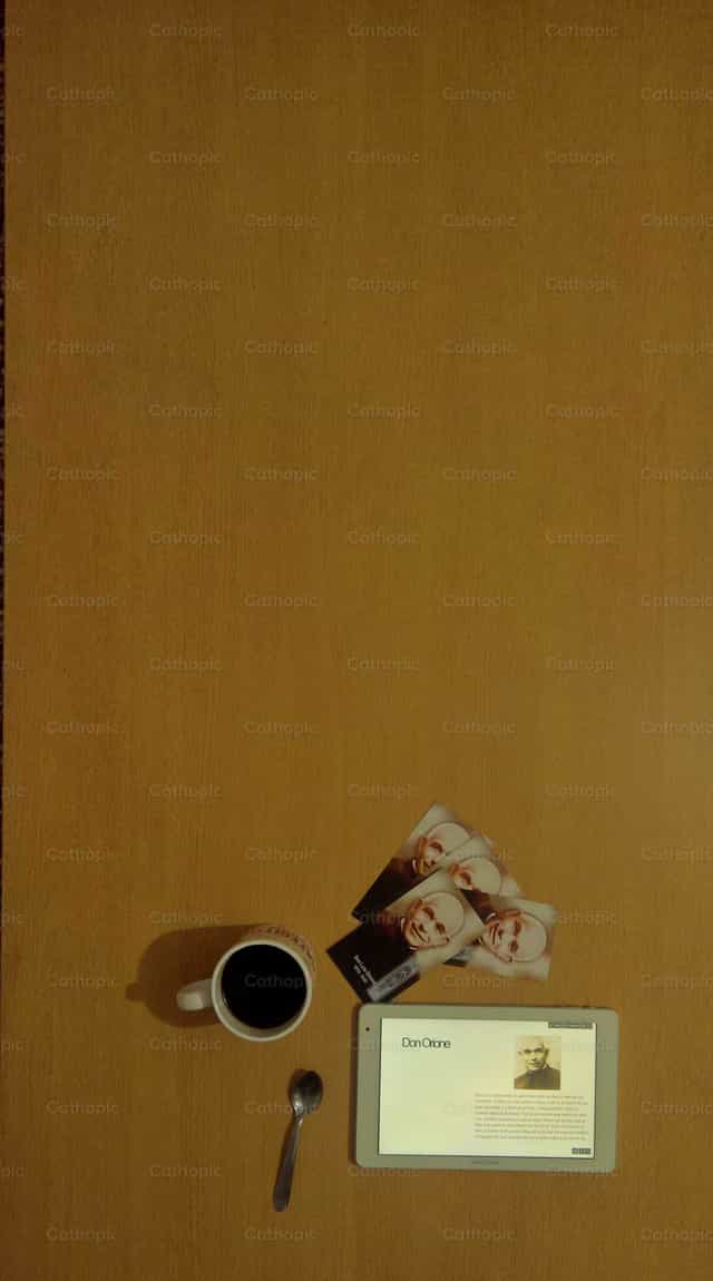 Mesa Orionita - Banco de imágenes católicas - Fotografía por Antonio Morales