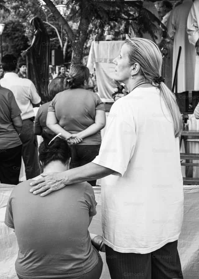 Ang kamay ng ina - Mga Catholic stock image - Larawan ni Marcelo Alejandro Pérez