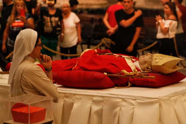 Die Liebe dauert nach dem Tod fort - Katholische Stockfotos - Foto von Yandry Fernández Perdomo