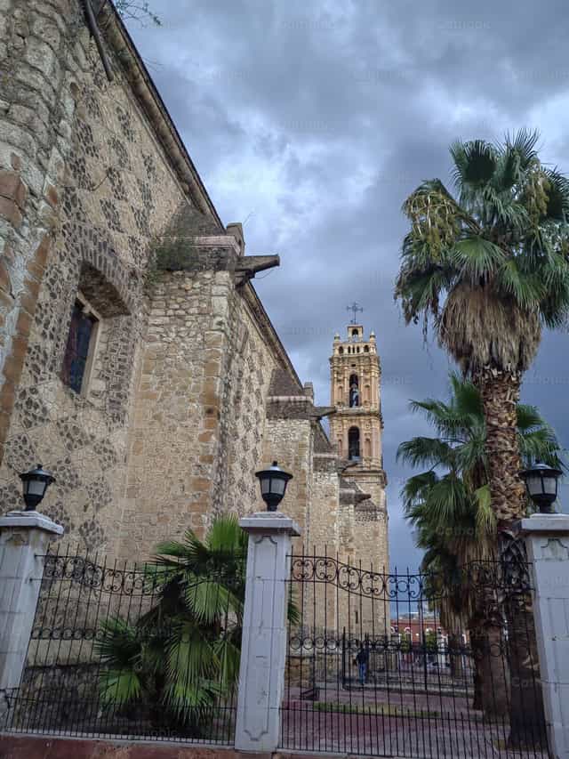 Entre nubes - Banco de imágenes católicas