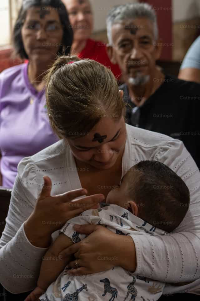 Ternura de Madre - Banco de imágenes católicas - Fotografía por Andrés José Barbera Zambrano