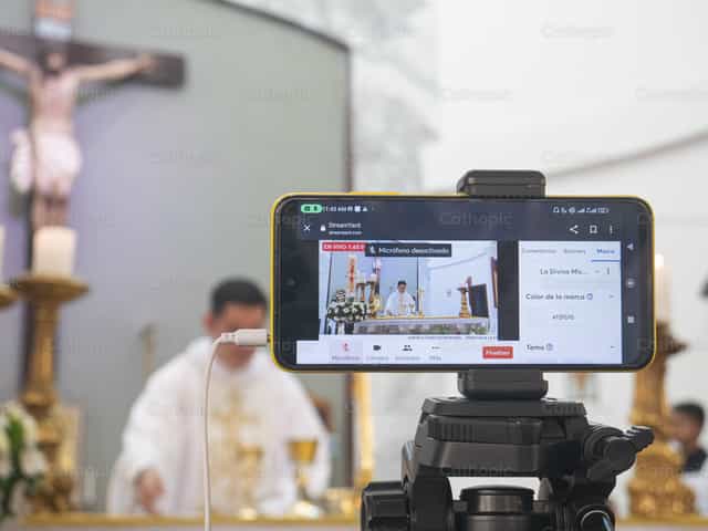 Transmisión en vivo de la fe - Banco de imágenes católicas