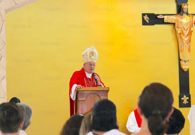Bispo pregando - Imagens católicas de stock