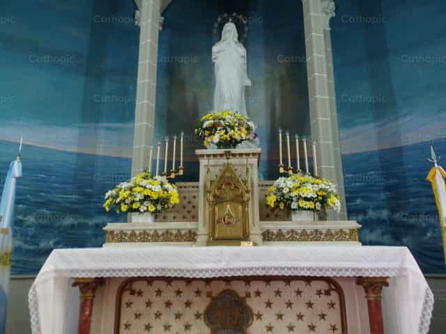 Virgen Stella Maris y el altar - Banco de imágenes católicas