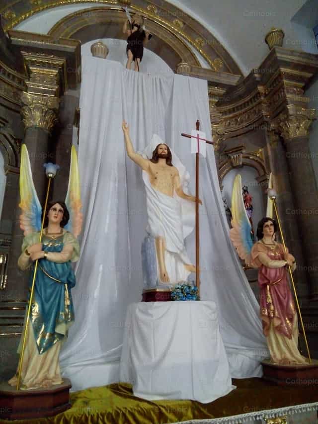 Estatua de Jesus Resucitado - Banco de imágenes católicas