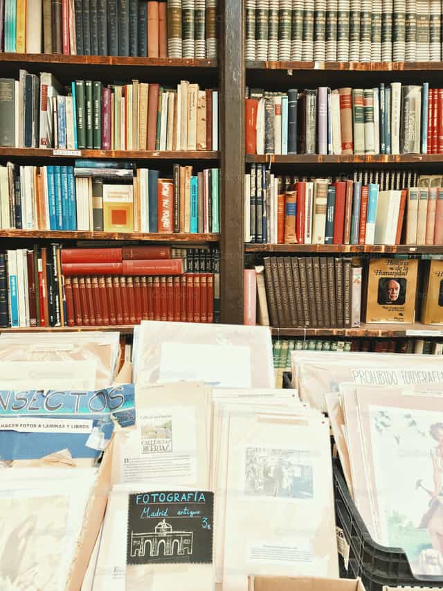 Tienda de libros - Banco de imágenes católicas