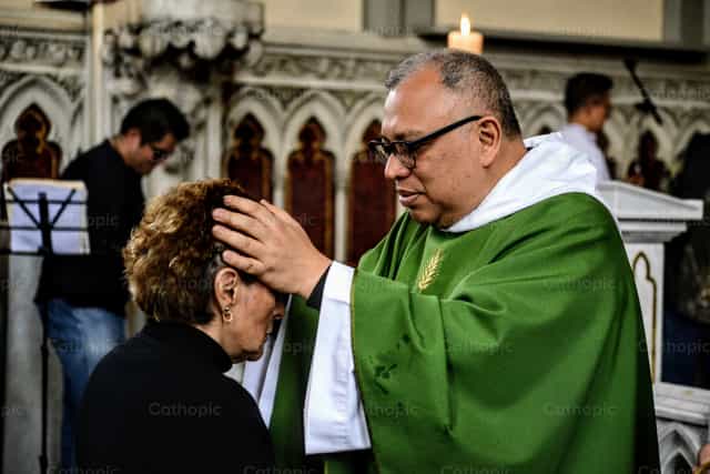 Bendición - Banco de imágenes católicas