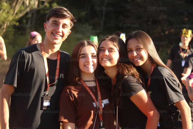 Un groupe d'amis catholiques - Images catholiques de stock