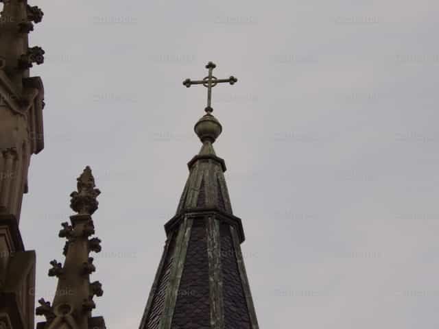 Cruz de catedral - Banco de imágenes católicas
