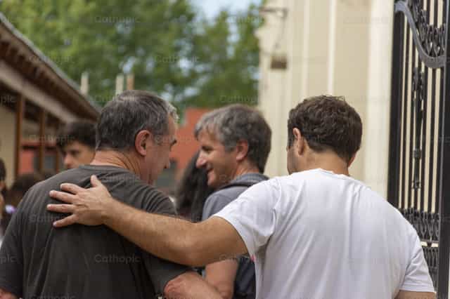 Meeting - Catholic stock images - Photo by Titi Maciel Pérez