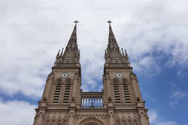 Basilica de Lujan - Banco de imágenes católicas - Fotografía por Titi Maciel Pérez