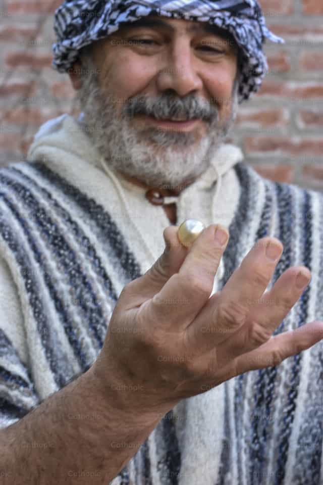Hombre feliz - Banco de imágenes católicas - Fotografía por Titi Maciel Pérez