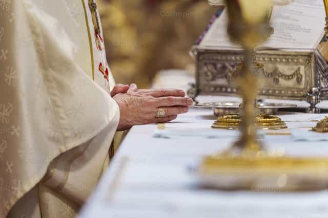 The Bishop in Prayer: Fidelity and Faith - Catholic stock images - Photo by Diócesis de Córdoba