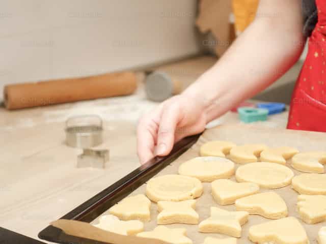 Preparacion para la Navidad - galletas - Banco de imágenes católicas - Fotografía por Jakov Pleše