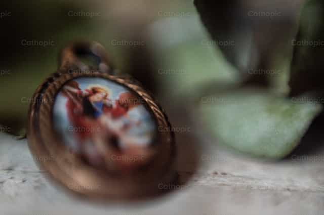 San Miguel Arcángel - Medalla - Banco de imágenes católicas - Fotografía por Carolina BR